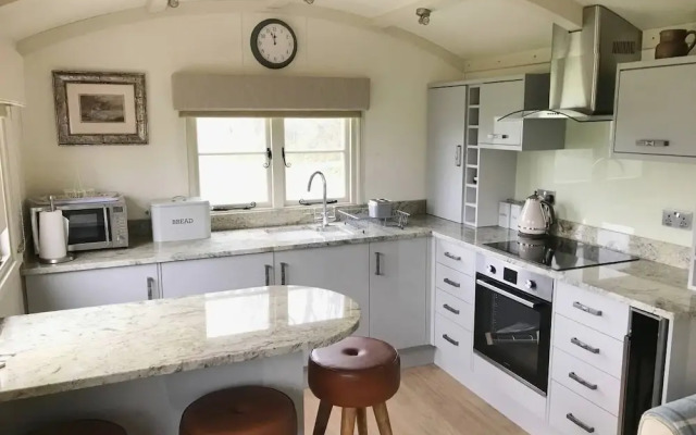 5 Luxury Shepherds Hut Mobile Home