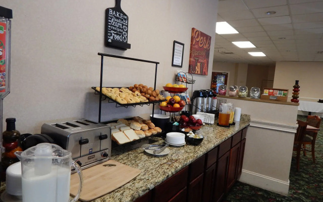 Ramada by Wyndham & Suites Warner Robins