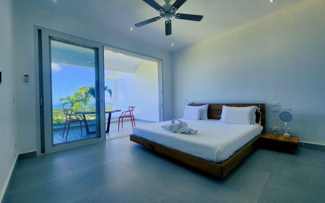 Sunset Villa with Infinity Pool