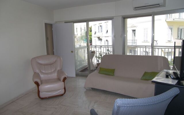 Three-bedroom apartment Super Cannes
