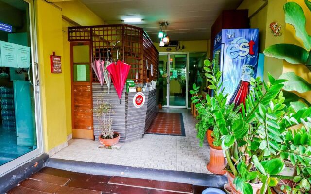NIDA Rooms Min Buri 6 Floating Market