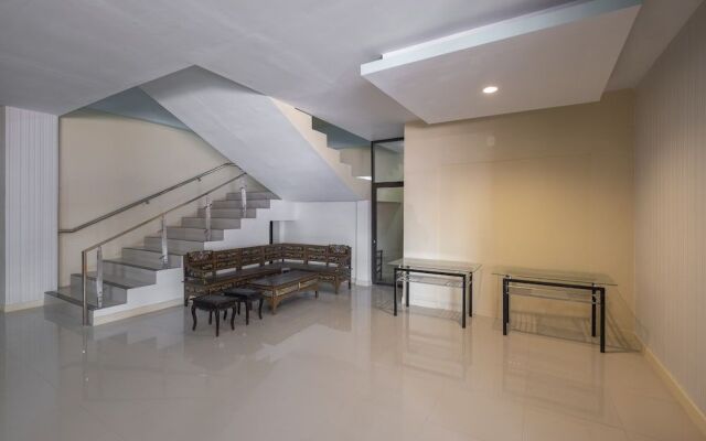 OYO 1633 Hotel Darma Nusantara 3