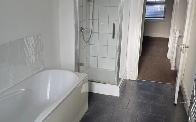 Immaculate 3-bed House Near Stokes Croft Bristol