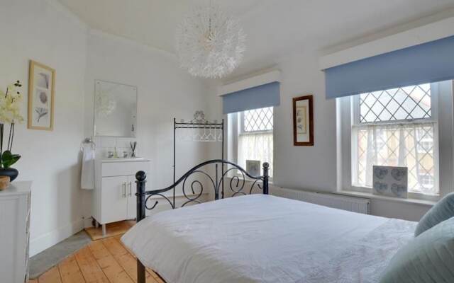 Bright Holiday Home in Broadstairs With Garden