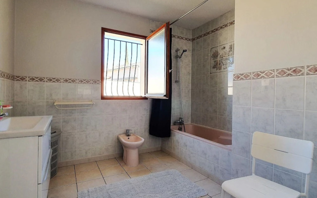 Pretty Villa With Above Ground Pool