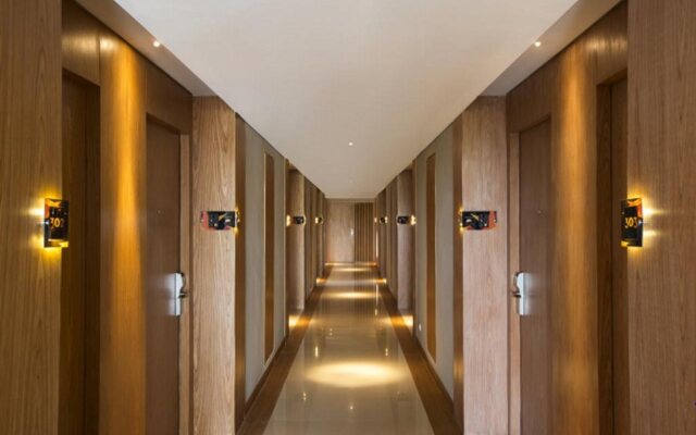 Yellow Star Ambarukmo Hotel