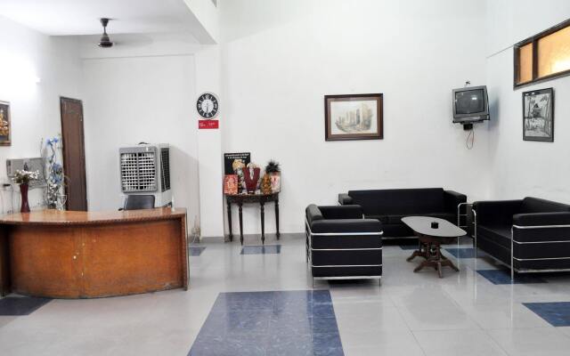 OYO Rooms Noida City Centre 196