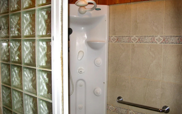 Ohn-Bar Guesthouse