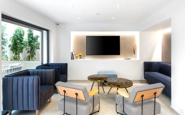DAYS City Suites