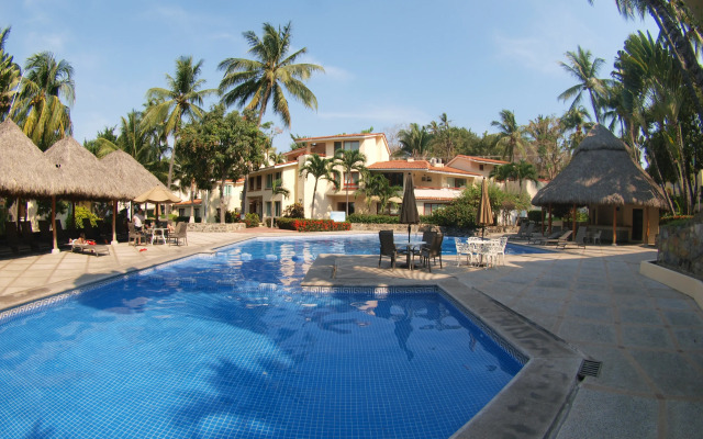 Villas del Palmar Manzanillo with Beach Club