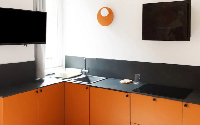 JOIVY Smart 1-Bed W/ Modern Amenities
