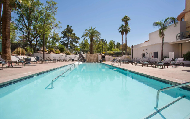 Embassy Suites by Hilton Phoenix Biltmore