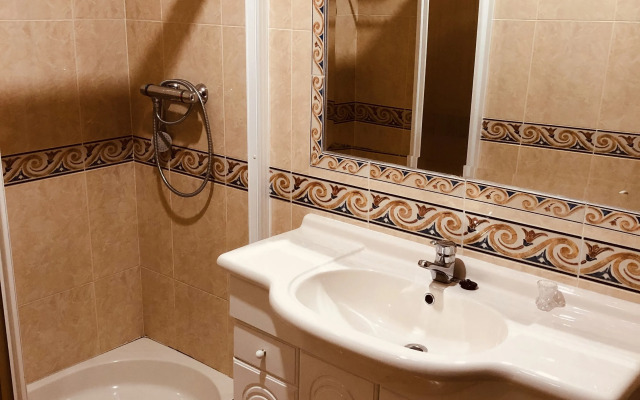 tuGuest Gran Via 42 Apartment