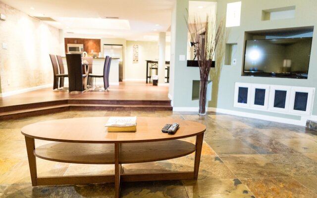 Scottsdale Luxury Home (2BR)
