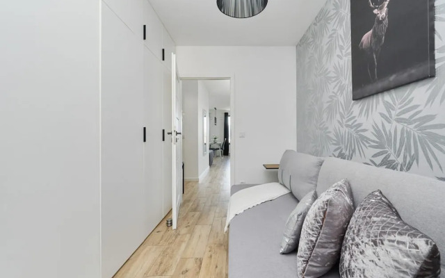 Stylish & Spacious Apartment by Renters