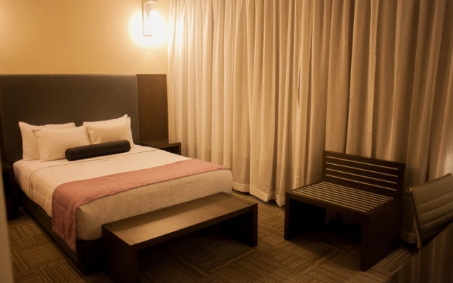 Hotel 4ta Avenida Suites