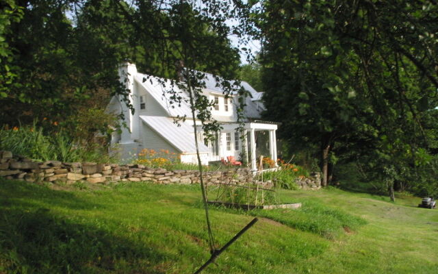 The Pond House Inn at Shattuck Hill Farm