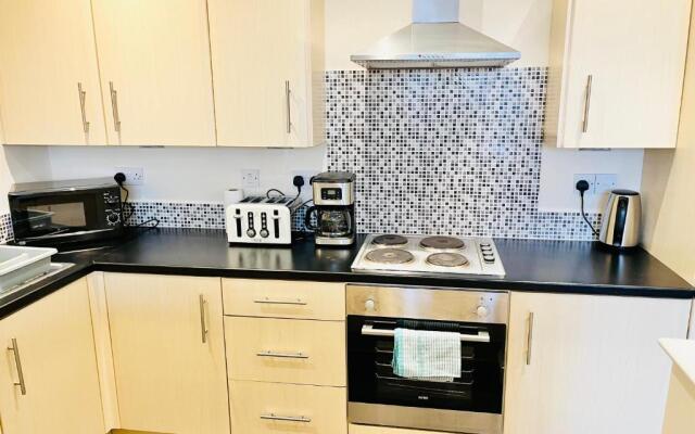 Ilkley Apartment with Parking