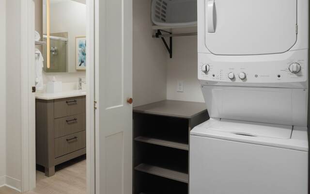 WaterWalk Extended Stay by Wyndham Jacksonville Deerwood Pk