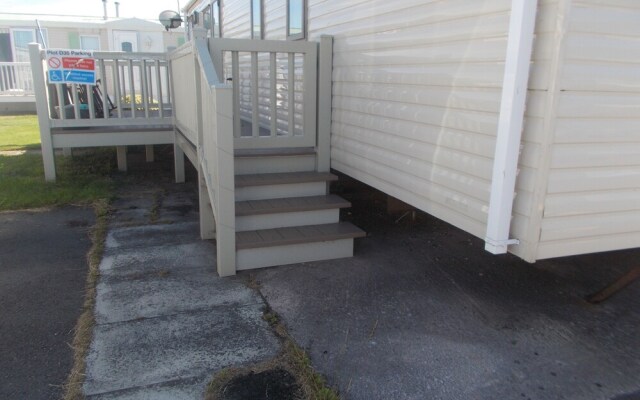 Stunning 3-bed Caravan in Abergele