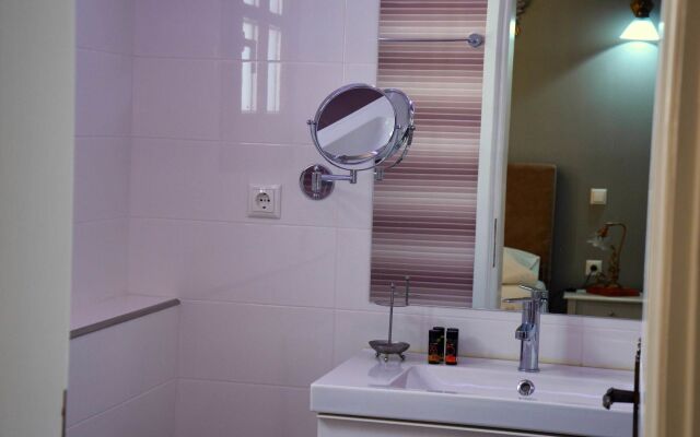 Erietta Suites