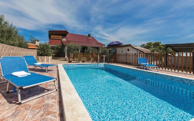 Nice Home in Valtura With Wifi and 2 Bedrooms