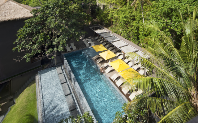 Beach Club by Haad Tien