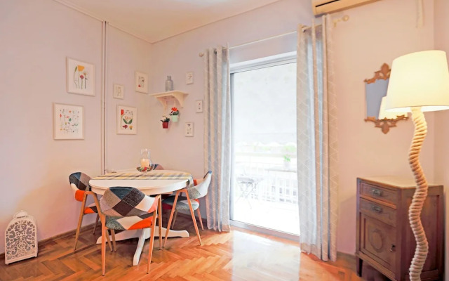 Cosy & Bright 2 Bedroom Apartment in Koukaki