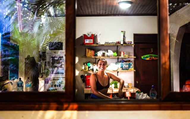Tamarindo Backpackers