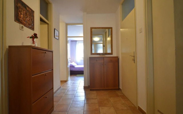 Tina - Two Bedroom Apartment