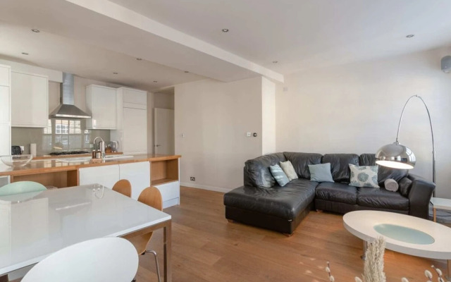 2 Bedroom Apartment in Central London
