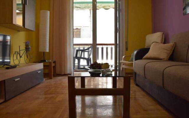 Colourful Apartment in AthensCity 1min from Subway