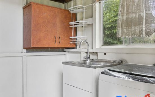 Private Room Near Bankstown Train Station & Restaurants – Guest Rooms – Sydney