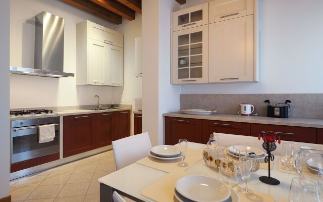 Venice Style Apartments