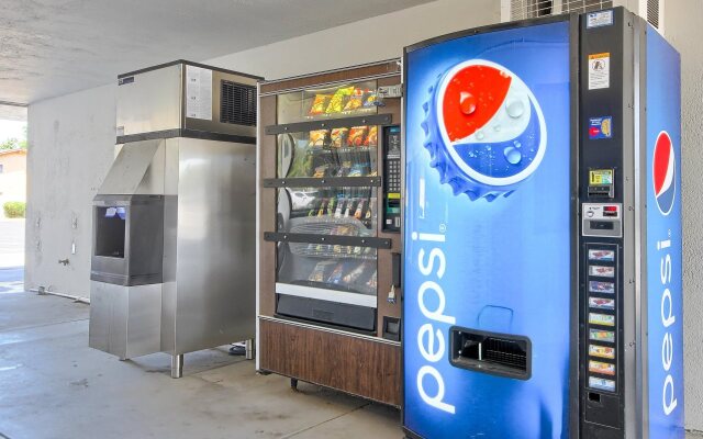 Motel 6 Fresno, CA - Blackstone North