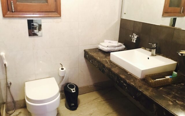 Skylink Suites & Apartments