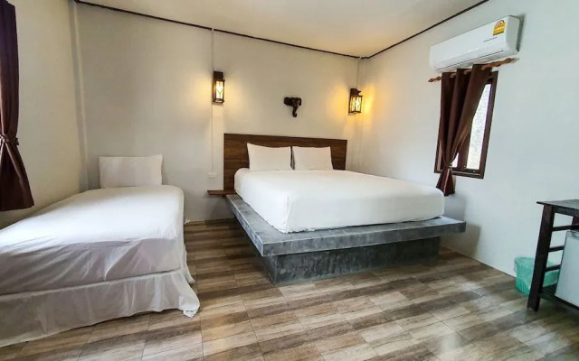 Harry's Sunset Klong Nin Beach