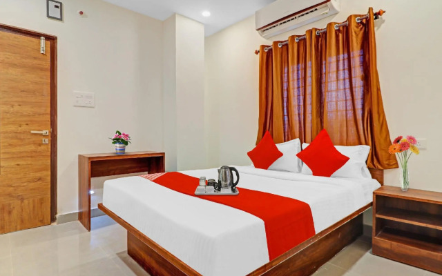 OYO 70047 Hotel Night Eye