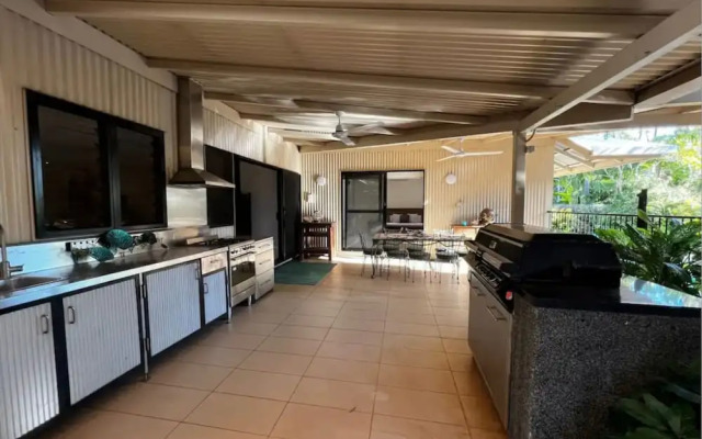 Entire holiday home in Cable Beach