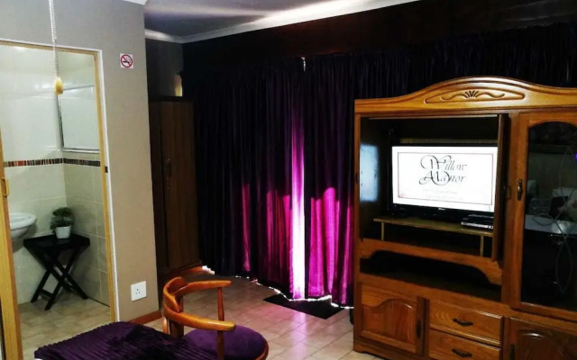 Willow Manor Brits Guest House