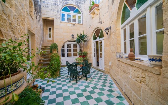 Village Knights Accommodation