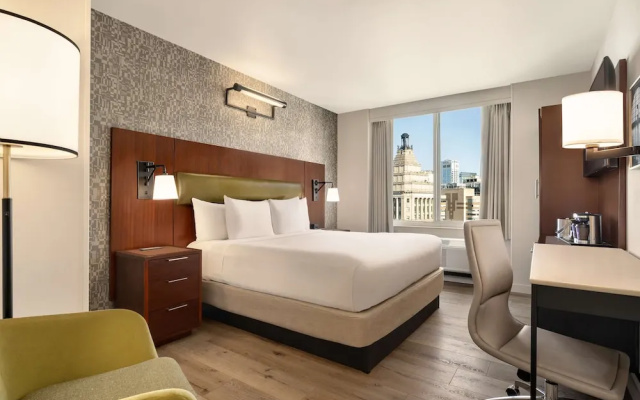 DoubleTree by Hilton New York Downtown - Image 4
