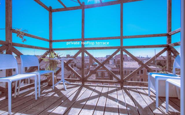 TERRACE!, TERRACE 360' STYLISH, 3bed, aircond wifi