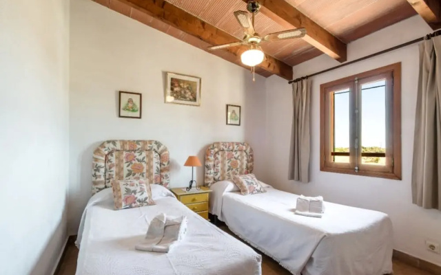 Villa - 4 Bedrooms with Pool and WiFi - 103166