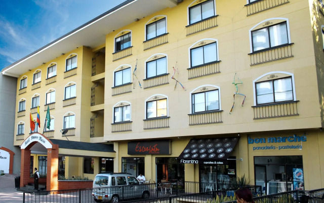Hotel Pinares Plaza