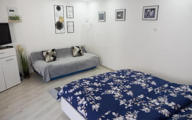 Melion Historical Center Apartment