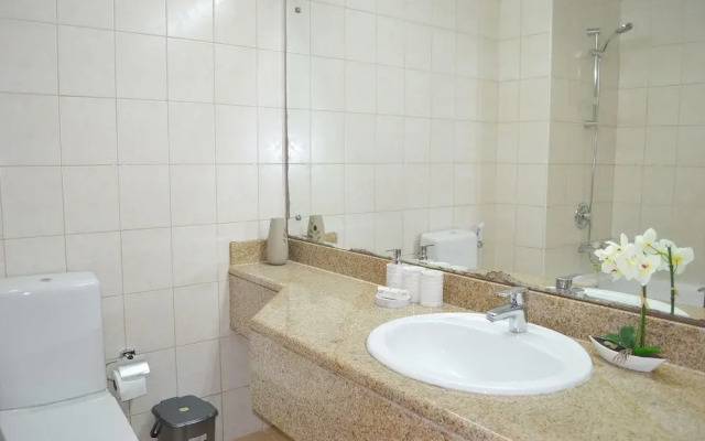 NMR - New Spacious Studio flat