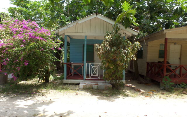 Beach Road Cottages at Jah Bs