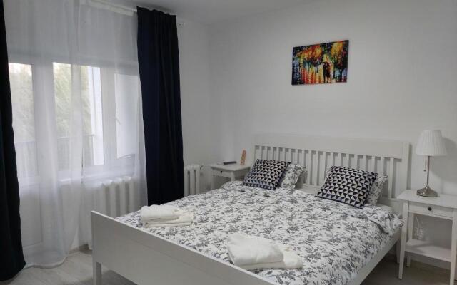 Vila de pe Lac Amara