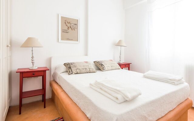 K for Kythnos Sun & Ocean House